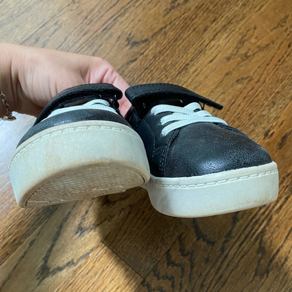 Carter's PERRIE toddler girl size 10 Black Sneakers with Silver Glitter Heart - Picture 14 of 15